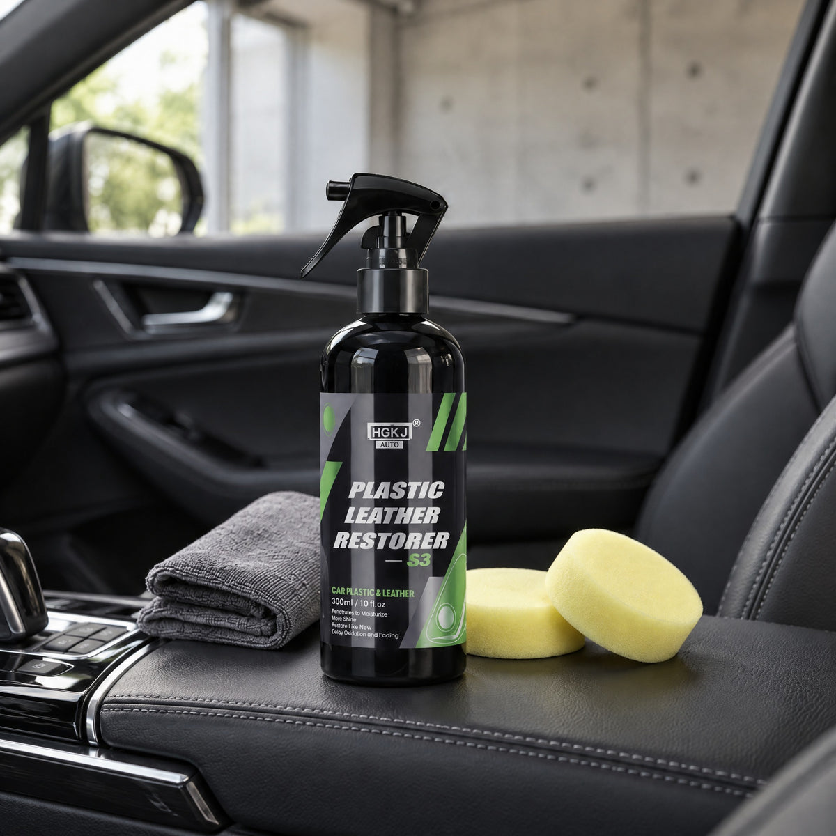Spray rénovateur plastiques et cuir – 300 ml